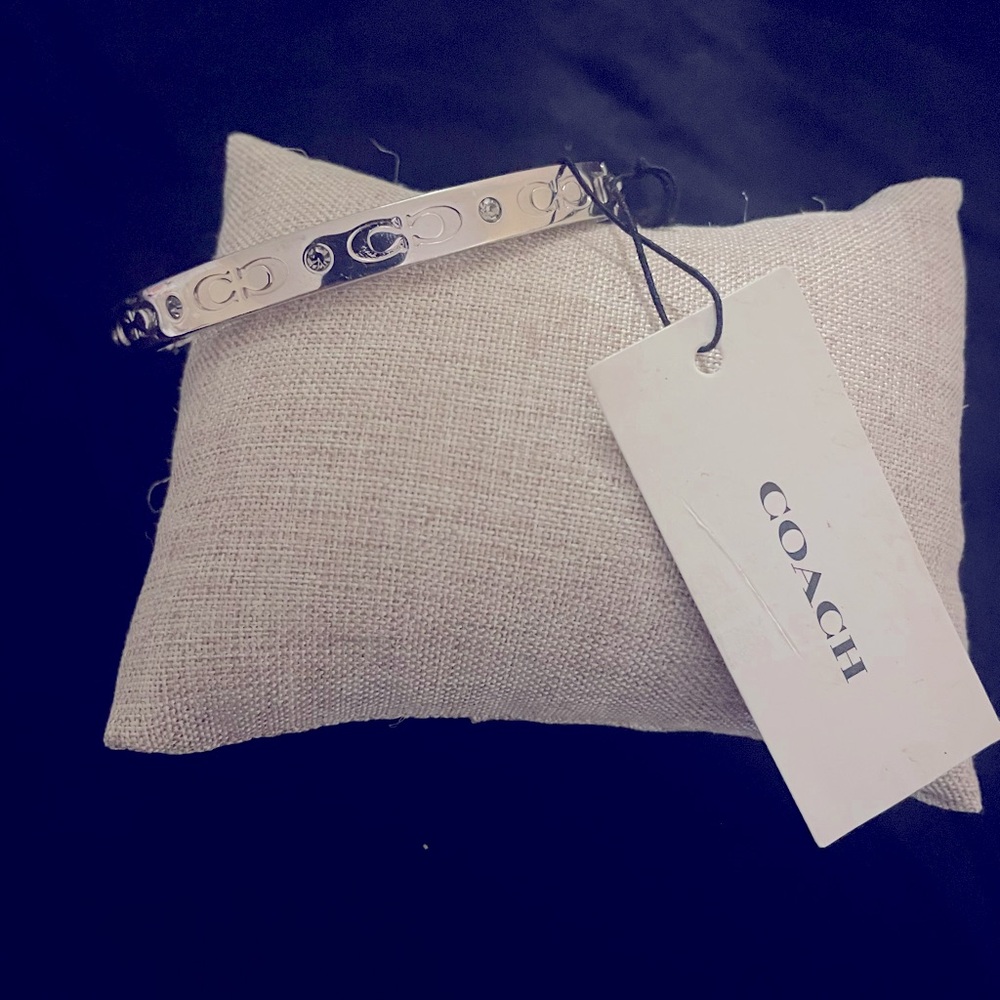 Precioso Brazalete COACH NUEVO 🎁 El regalo perfecto para este 14 de Febrero .